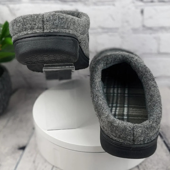 NEW Slippers gray faux wool, memory foam, washable, indoor outdoor, house shoes - Picture 3 of 9